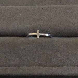 Sideways cross ring